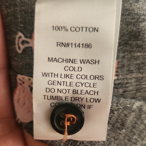 Thomas Dean Black Short-Sleeve Button-Down Shirt with Pink Pineapple Print - Picture 4 of 5